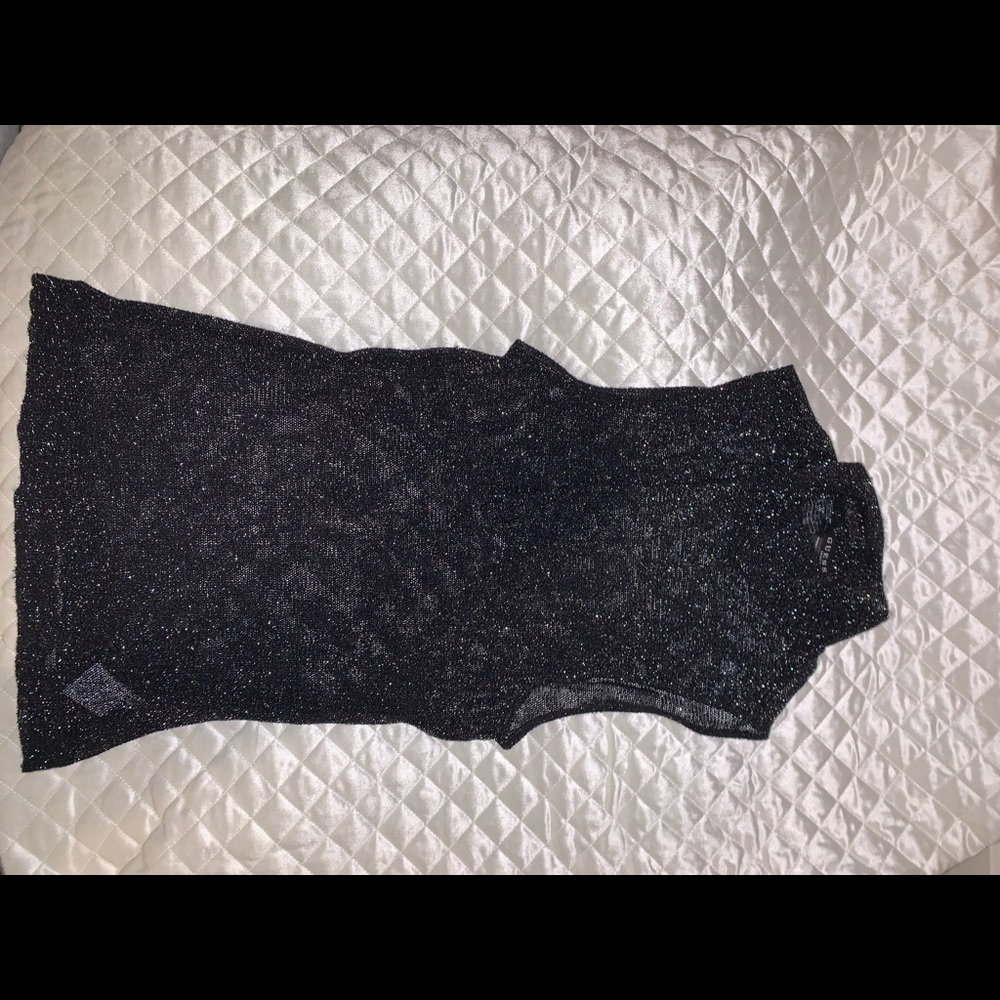 Guess, high neck tank top. Size Medium
